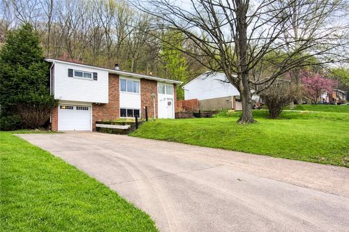 125 Alpine Village Dr, Monroeville, PA, 15146-3743 | Card Image