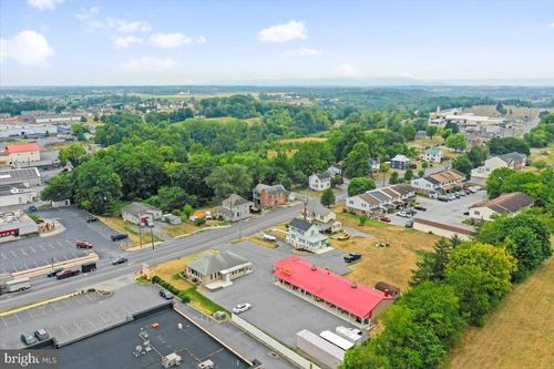 335 W Baltimore St, GREENCASTLE, PA, 17225-1413 | Card Image
