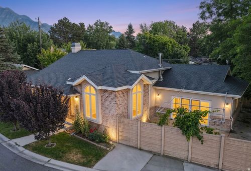 1522 E Amblewood Ln, Holladay, UT, 84124-1575 | Card Image