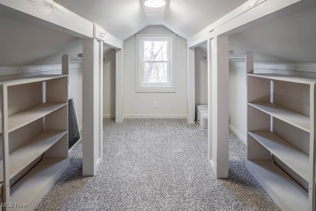 Walk-in Closet | Image 27