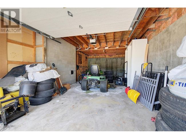 215 Arab Rd, House other with 8 bedrooms, 6 bathrooms and 5 parking in Kelowna BC | Image 35