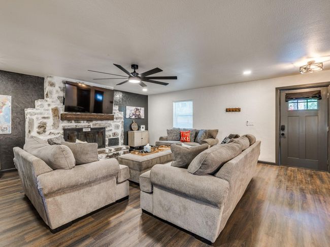 17-web-or-mls-11 Port Duncan Blvd, Afton | Image 7