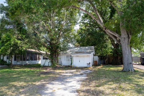 3212 56th Ave N, ST PETERSBURG, FL, 33714-1843 | Card Image