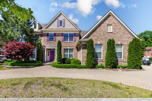 42575 Silverwood Dr, Sterling Heights, MI, 48314-2942 | Card Image