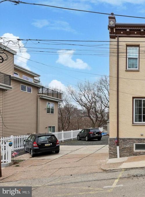 246 Krams Ave, PHILADELPHIA, PA, 19128-4730 | Card Image