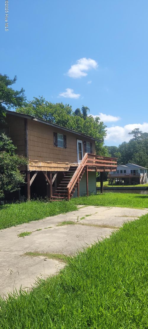 172 Sunset Cir, Hertford, NC, 27944-9373 | Card Image