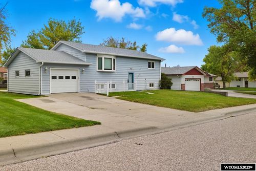 805 Freimuth Ave, Lingle, WY, 82223-5041 | Card Image