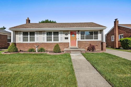 28627 Bohn St, Roseville, MI, 48066-2490 | Card Image