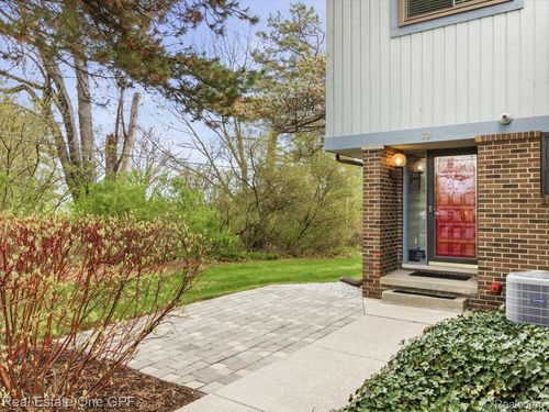 apt-22-1715 River Rd, Saint Clair, MI, 48079-3547 | Card Image