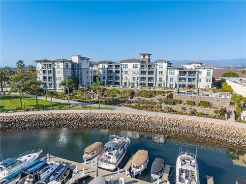 4060 Tradewinds Dr, Oxnard, CA, 93035-1253 | Card Image