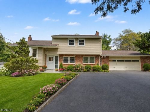 11 Dolly Dr, Parsippany, NJ, 07054-1711 | Card Image