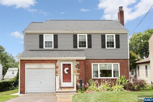 677 Oak Ave, Maywood, NJ, 07607-1516 | Card Image