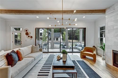 2171 James Aly, Atlanta, GA, 30345-1104 | Card Image