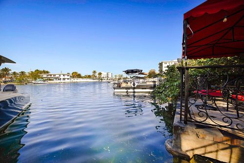 2-8200 Byron Ave, Miami Beach, FL, 33141-4906 | Card Image