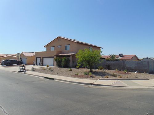 8713 E 24th Ln, Yuma, AZ, 85365-9060 | Card Image