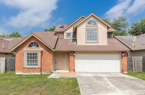 8207 Middle Pt, San Antonio, TX, 78250-2835 | Card Image