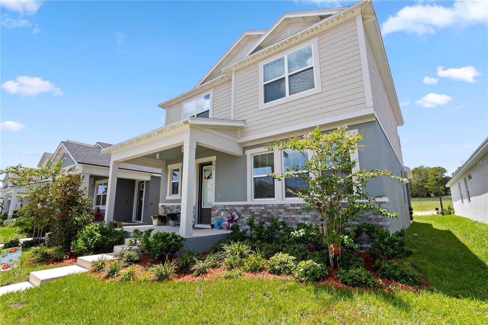 Residential in GROVELAND 2
