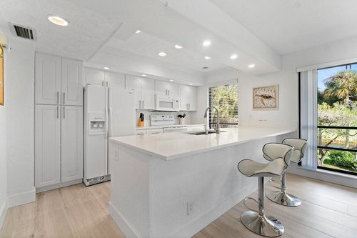 655 Brackenwood Cv, Palm Beach Gardens, FL, 33418-9003 | Card Image