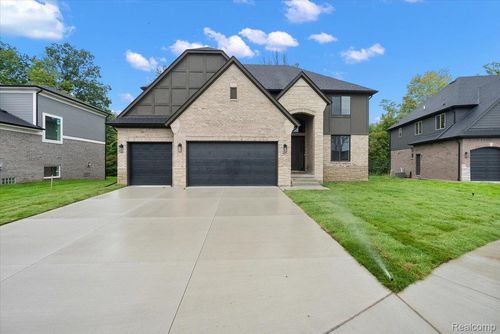 50419 Arcadia Dr, Macomb, MI, 48042-4208 | Card Image