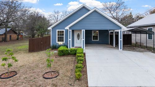 506 Orchard St, Bowie, TX, 76230-4226 | Card Image