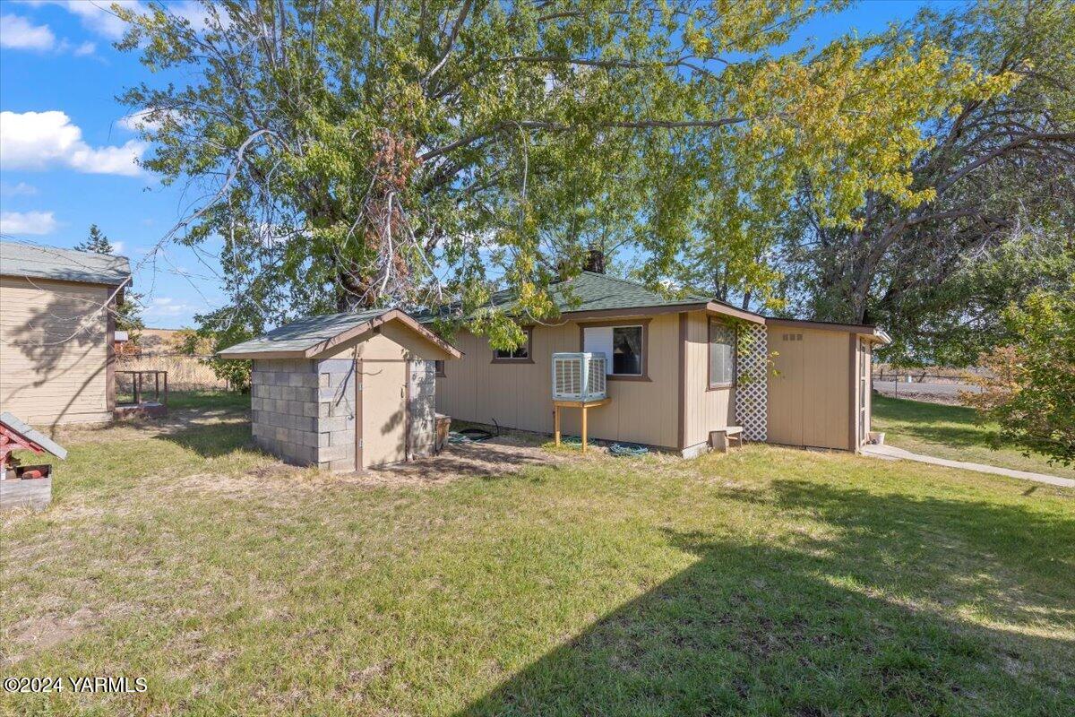 Fork Rd, Yakima, WA 98903