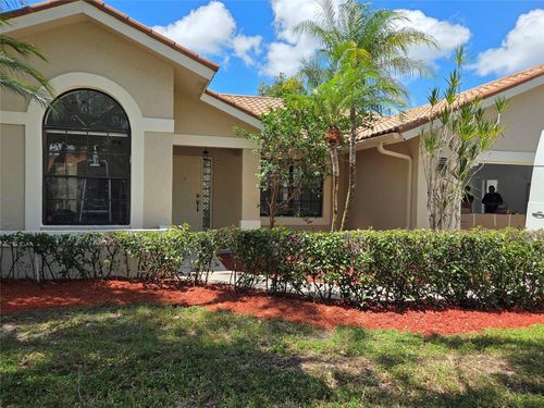 1624 Newport Ln, Weston, FL, 33326-2730 | Card Image