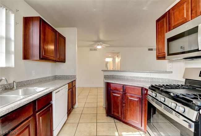 102 - 2801 N Rainbow Blvd, Condo with 2 bedrooms, 2 bathrooms and null parking in Las Vegas NV | Image 18
