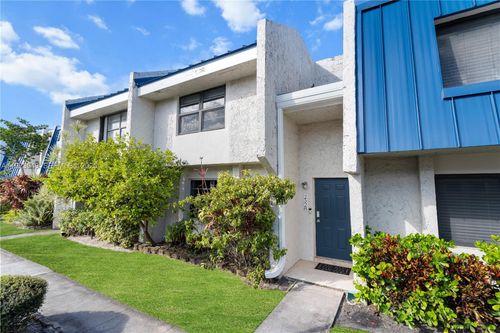 32-2528 N 38th Ave, Hollywood, FL, 33021-1356 | Card Image