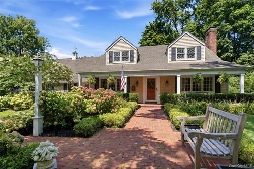 7 Private Rd, Huntington, NY, 11743-2243 | Card Image