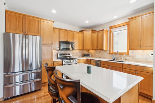 4185 Centerville Rd, Vadnais Heights, MN, 55127-3702 | Card Image
