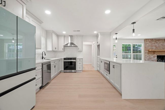 Brand new stainless steel appliances | Image 15