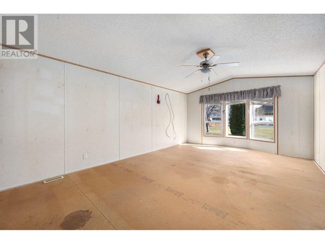 9 - 701 Trans Canada Highway, House other with 2 bedrooms, 1 bathrooms and null parking in Cache Creek BC | Image 5