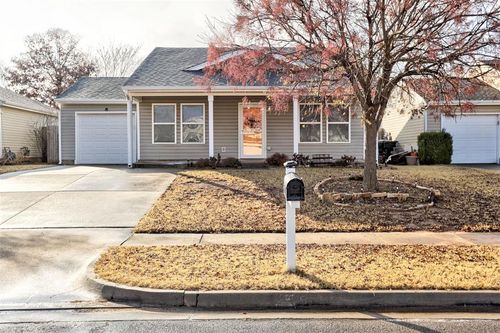 512 Dayflower Ln, Norman, OK, 73069-9631 | Card Image