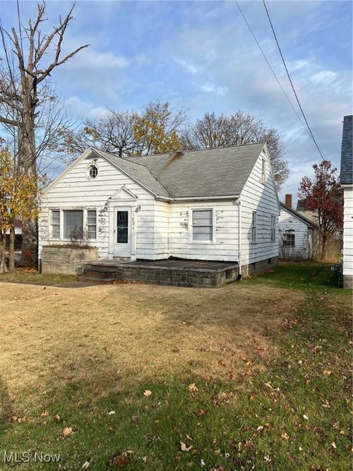 3905 Broadway, Lorain, OH, 44052-5433 | Card Image