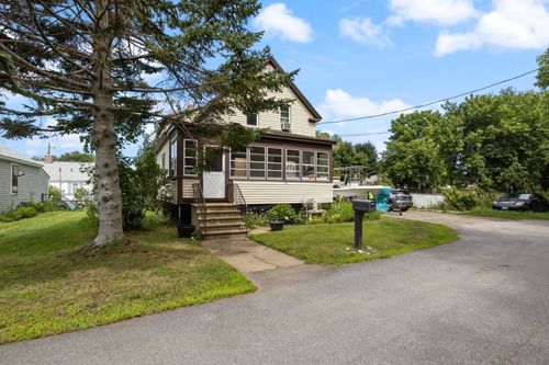 6 Brick St, Somersworth, NH, 03878-2902 | Card Image