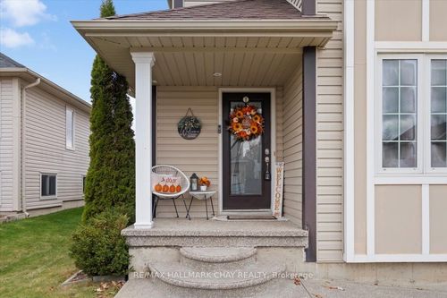 {{alt}} | Card Image