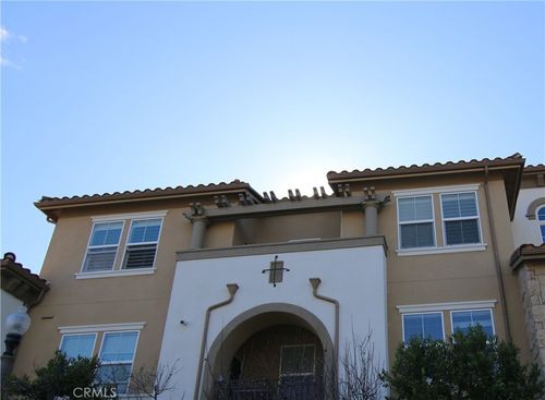 apt-257-259 Riverdale Ct, Camarillo, CA, 93012-7779 | Card Image