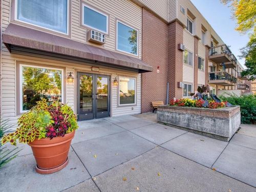 apt-113-2800 Hillsboro Ave N, New Hope, MN, 55427-2332 | Card Image