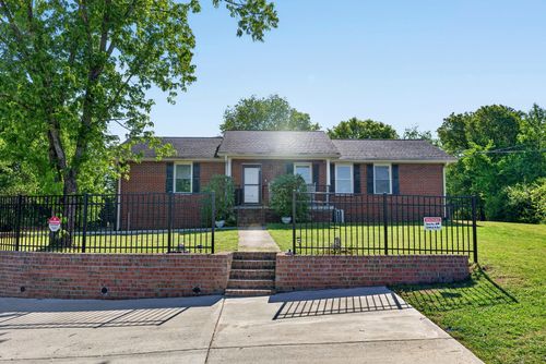 833 Leeville Rd, Lebanon, TN, 37090-8260 | Card Image