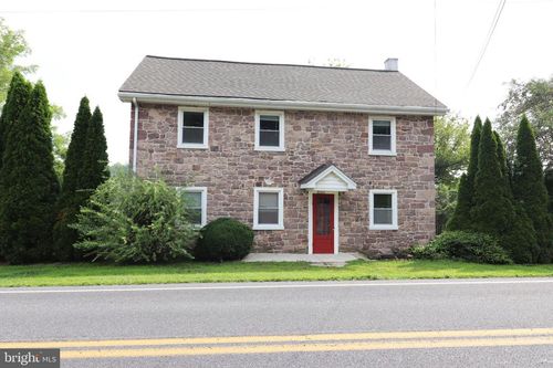 1530 S Cocalico Rd, DENVER, PA, 17517-9577 | Card Image