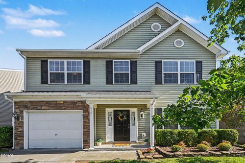 818 Woodside Park Ln, Durham, NC, 27704-6045 | Card Image