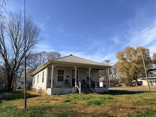 119 N Main St, Greenfield, MO, 65661-1118 | Card Image
