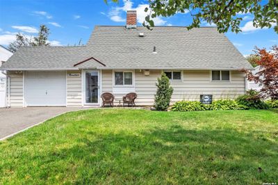 19 Spoke Lane, House other with 3 bedrooms, 2 bathrooms and null parking in Levittown NY | Image 1