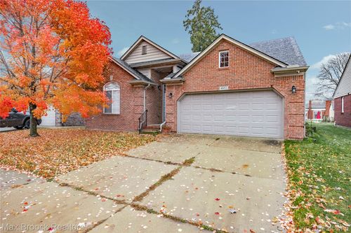 4852 Burberry Dr, Warren, MI, 48092-4900 | Card Image