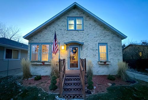 518 N Adams Ave, Buffalo, WY, 82834-1715 | Card Image