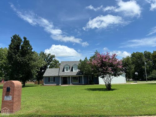 100 Charleston Dr, Walnut Ridge, AR, 72476-8552 | Card Image