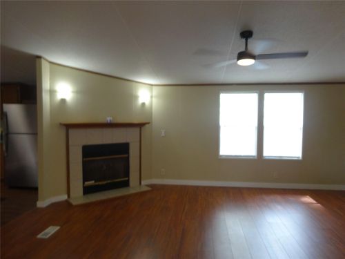 a-1220 8th St, Huntsville, TX, 77320-3916 | Card Image