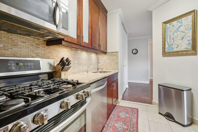 APT-4D - 7002 Kennedy Blvd E, Condo with 1 bedrooms, 2 bathrooms and null parking in Guttenberg NJ | Image 13
