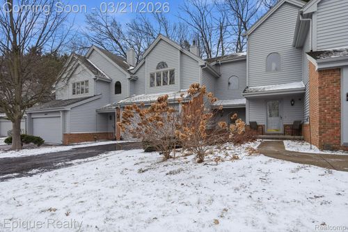 6607 Ridgeview Dr, Clarkston, MI, 48346-4456 | Card Image