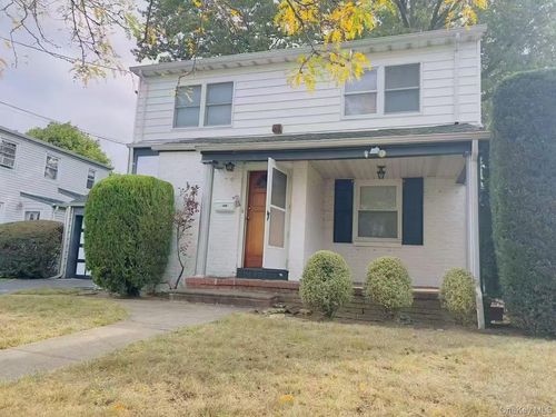 1626 Park Ave, New Hyde Park, NY, 11040-4325 | Card Image